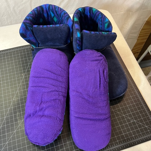 GUC LLBean navy suede unisex slippers with removable insoles. - Picture 4 of 6
